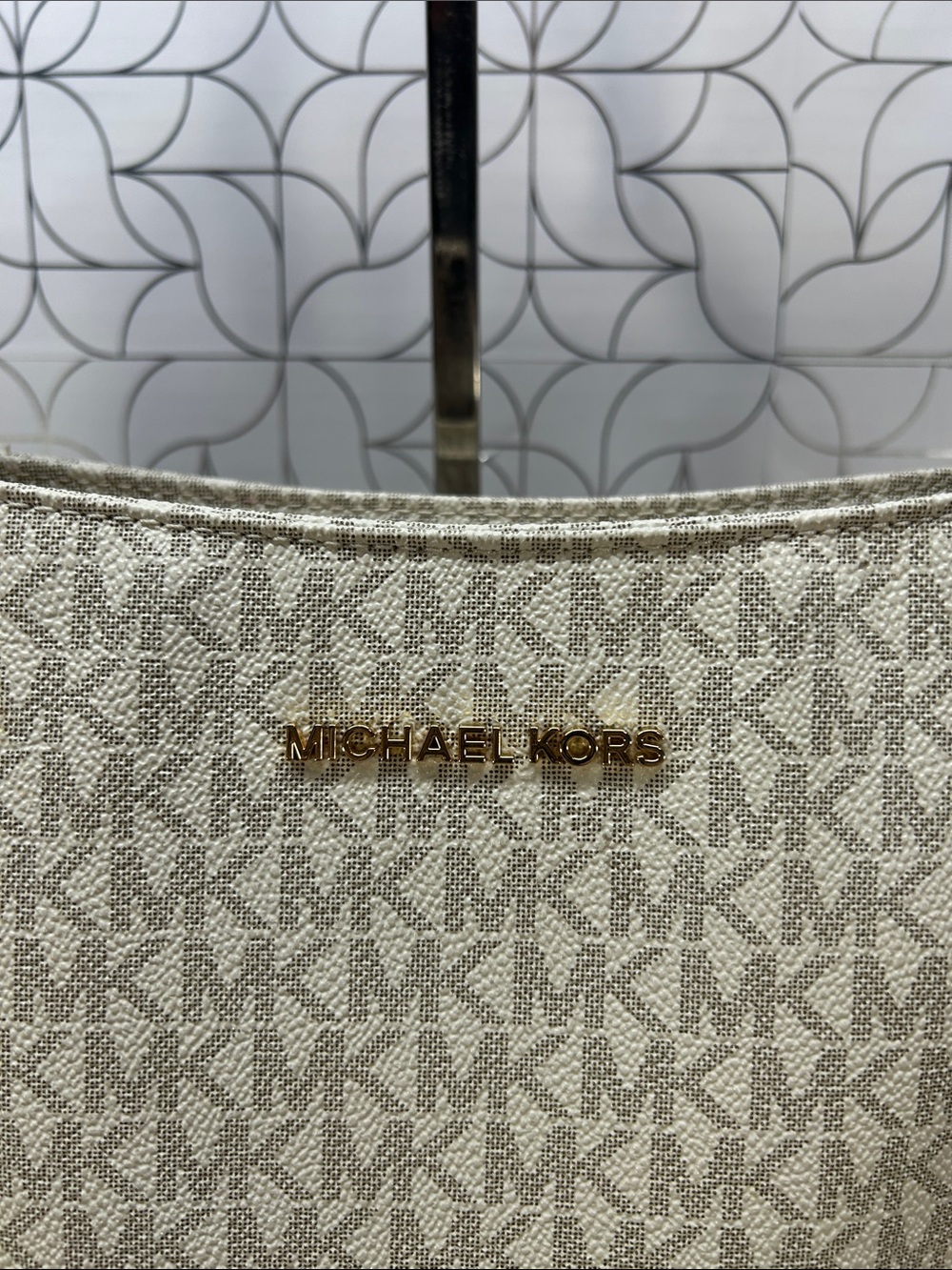 7027 Michael Kors Cream MK Logo Crossbody Bag 269817027 - Picture 5 of 6